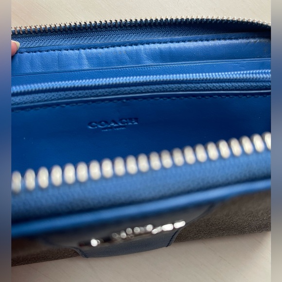 Accordion Zip Wallet In Signature Canvas - Picture 8 of 8